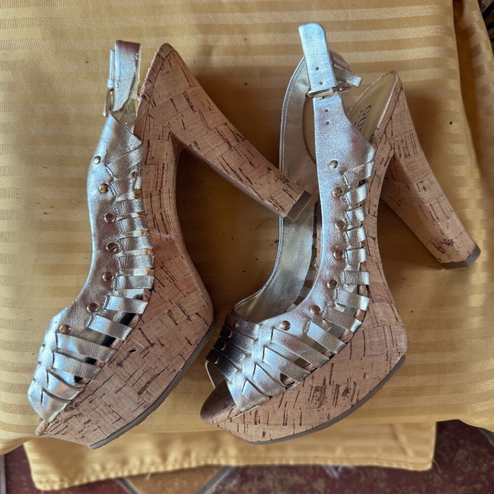 Guess by Marciano Metallic Silver Cork Platform Heels – Size 7 – NWOT Y2K